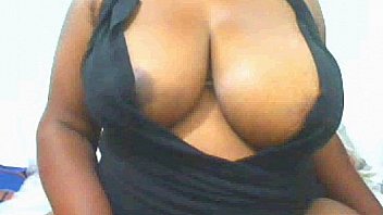 Ebony show big tits and big pussy in webcam