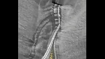 Ma questa troia va' sempre in bagno