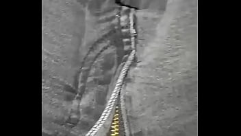 Ma questa troia va' sempre in bagno