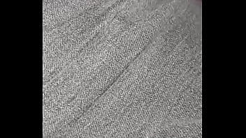 Ma questa troia va' sempre in bagno