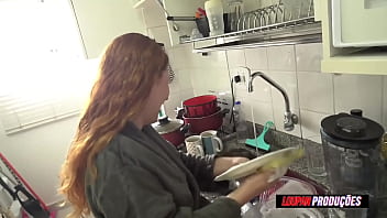 Emme toda deliciosa e natural dando gostoso e recebendo leite no cu emme white lp produções