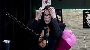 Nunca transou na mesa de sinuca o cliente gostava de um fio terra deu a buceta no avião e chegou a receber 23 buquês de flores mas leticia braga watch sheer red