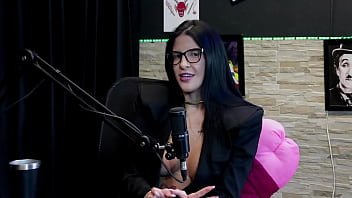 Nunca transou na mesa de sinuca o cliente gostava de um fio terra deu a buceta no avião e chegou a receber 23 buquês de flores mas leticia braga watch sheer red