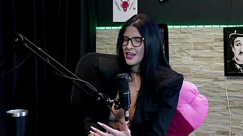 Nunca transou na mesa de sinuca o cliente gostava de um fio terra deu a buceta no avião e chegou a receber 23 buquês de flores mas leticia braga watch sheer red