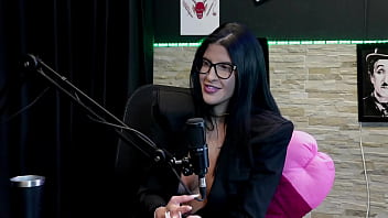 Nunca transou na mesa de sinuca o cliente gostava de um fio terra deu a buceta no avião e chegou a receber 23 buquês de flores mas leticia braga watch sheer red