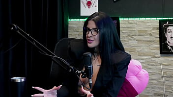 Nunca transou na mesa de sinuca o cliente gostava de um fio terra deu a buceta no avião e chegou a receber 23 buquês de flores mas leticia braga watch sheer red