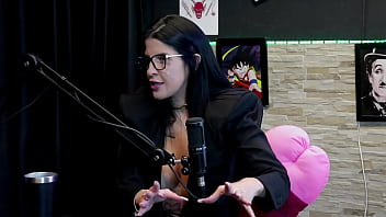 Nunca transou na mesa de sinuca o cliente gostava de um fio terra deu a buceta no avião e chegou a receber 23 buquês de flores mas leticia braga watch sheer red