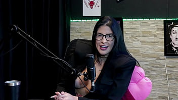 Nunca transou na mesa de sinuca o cliente gostava de um fio terra deu a buceta no avião e chegou a receber 23 buquês de flores mas leticia braga watch sheer red