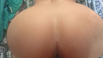 Mi mejor amigo me dijo que quería follarme en 4