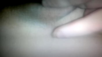 Freundin fingert sich