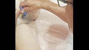 Mi amigo me afeita para y me da cuidado en la panocha para videollamada