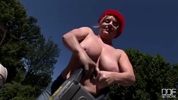 Hot busty chick maggie green