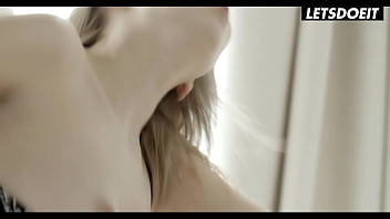 Blonde girlfriend casey a offers her lover a good time letsdoeit