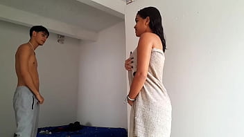 Follo con mi hermanastro después de tomar una ducha porno en espanol Follo con mi hermanastro después de tomar una ducha porno en espanol
