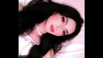 Video white face girl listening to porn