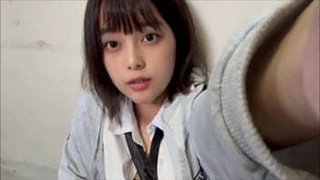 オナニーしてたら手に潮が沢山着いちゃいました…