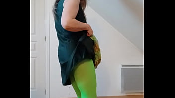 2025 03 17 esclave f strip tease st patrick