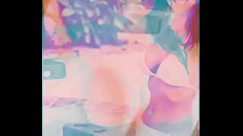 Happy friday ️ any fun plans for the weekend #happyhotwife #hotwife #milf #hottub