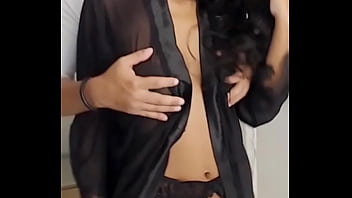 Indian girl puts on a show for her bf to record