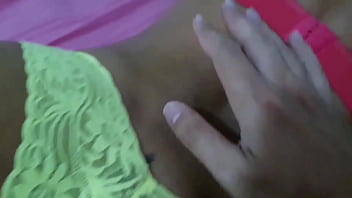 Melhor forma de acordar recebendo carinho no grelão