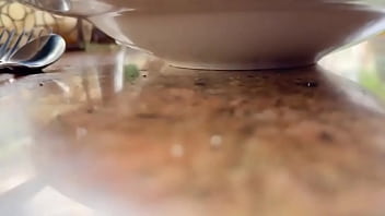 Lunch today in waikiki noisy restaurant lots of road noise from kalakaua avenue interesting things happening below the