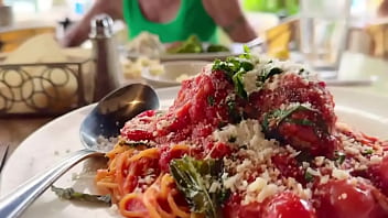 Lunch today in waikiki noisy restaurant lots of road noise from kalakaua avenue interesting things happening below the