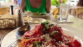 Lunch today in waikiki noisy restaurant lots of road noise from kalakaua avenue interesting things happening below the