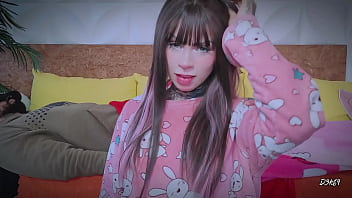 Suculenta gata meia irmã acorda pau para foder sua bunda