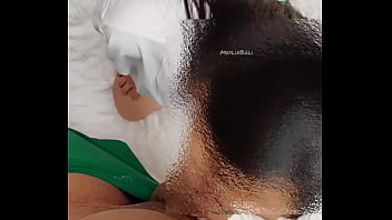 Quitando la virginidad a la nueva de la escuela 18 añitos es convencida para follar en el recreo ella viene del campo ya grita fuerte