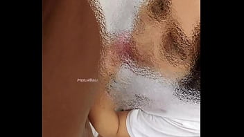 Quitando la virginidad a la nueva de la escuela 18 añitos es convencida para follar en el recreo ella viene del campo ya grita fuerte