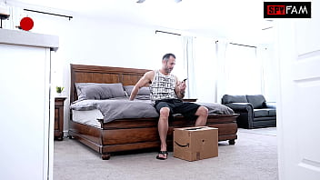 Scarlett alexis helps stepdad trade in vr pussy for the real thing