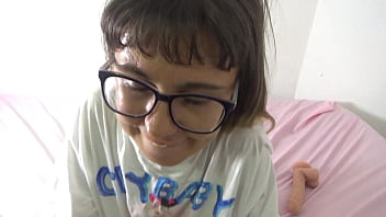 Lilli hale begs to be used