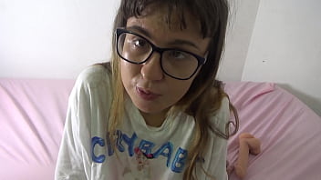 Lilli hale begs to be used