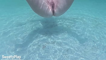 Mature pussy creampie underwater cum inside