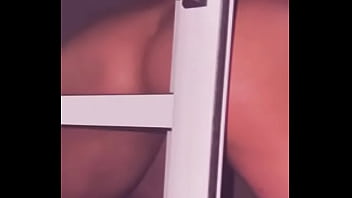 Mi cuñado y yo follamos a escondidas en tremenda peda en la fiesta