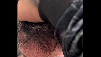 Meu personal da academia ficou com tanto tesão que não aguentou e me fez chupar o pau dele ate eu vomitar engasga na pica grossa sua puta safada chupa essa porra