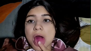 Universitaria me manda un video masturbandose y tocandose sus ricas tetas