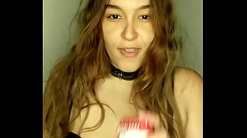 Vem fumar com essa putinha safada