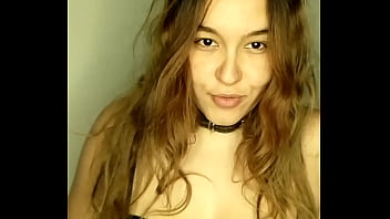 Vem fumar com essa putinha safada