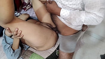 जवान स्कूल गर्ल अच्छे मार्क्स के लिए प्रिंसिपल सर से उनके घर में चुद गयी