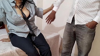 जवान स्कूल गर्ल अच्छे मार्क्स के लिए प्रिंसिपल सर से उनके घर में चुद गयी