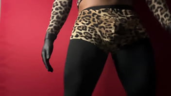 Show de exibição movimentos de strip tease dança sedutora performance de sensualidade e provocação