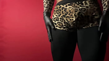 Show de exibição movimentos de strip tease dança sedutora performance de sensualidade e provocação