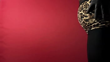 Show de exibição movimentos de strip tease dança sedutora performance de sensualidade e provocação