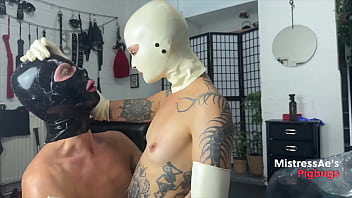 Spit play and simultaneous double ended dildo deepthroat