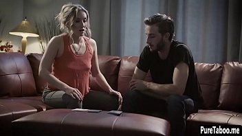 Sexy babe enjoyed a perverted guy