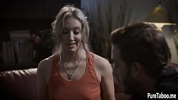 Sexy babe enjoyed a perverted guy