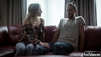 Sexy babe enjoyed a perverted guy