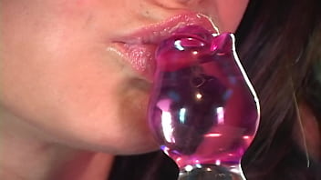 Glass rose bubble butt babe eats ass & gets her throat fucked