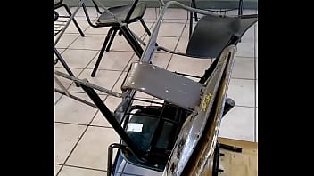 Mesabacos cojiendo en una escuela